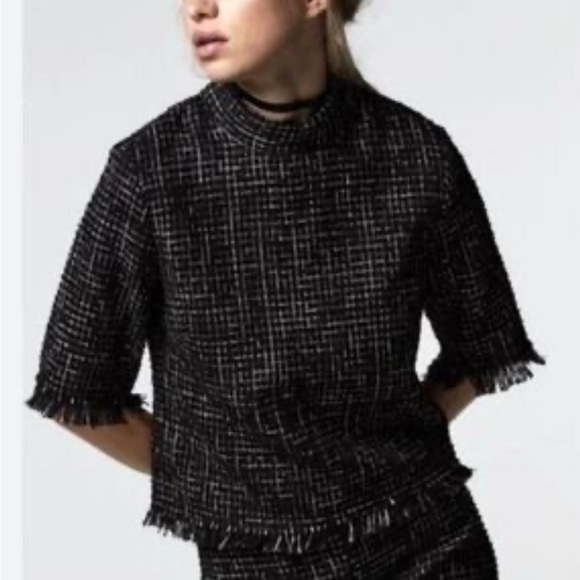 Zara Black and White Textured Top. Distressed women size L - Picture 4 of 11